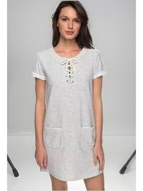 Roxy Striped Lace-Up Shift Dress in Gray and white, guc, sz L